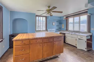 246 Main St, Leechburg Boro, PA 15656 - Photo 6