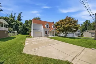 2009 Circle Dr, Hopewell Township, PA 15001 - Photo 2