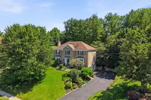 514 Hollydale Dr, Bethel Park, PA 15102 - Photo 2