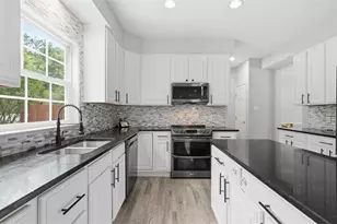 602 Meghan Ct, Richland, PA 15044 - Photo 2
