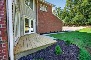 540 Lisa Dr, West Mifflin, PA 15122 - Photo 4