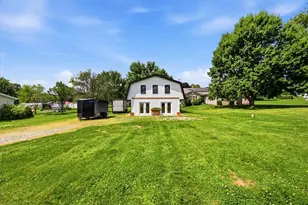 167 Grandview Ave, Center Township, PA 15061 - Photo 2
