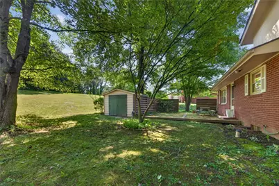 800 Chateau Dr, Franklin Township, PA 16117 - Photo 8