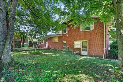 800 Chateau Dr, Franklin Township, PA 16117 - Photo 4