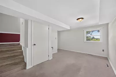 800 Chateau Dr, Franklin Township, PA 16117 - Photo 30