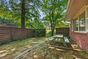 800 Chateau Dr, Franklin Township, PA 16117 - Photo 6