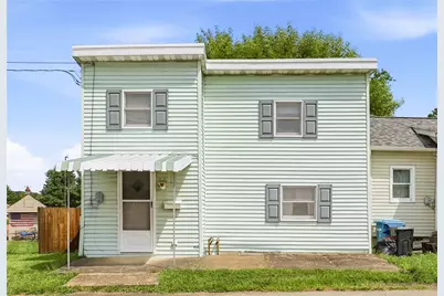 216 W Vine St, Mt Pleasant Boro, PA 15666 - Photo 1