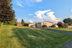 35 Janyce, Hempfield Township, PA 15601 - Photo 2