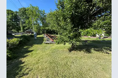 393 N Gallatin Ave, North Union Township, PA 15401 - Photo 4