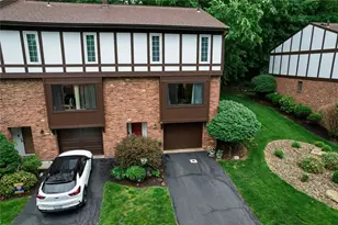 515 Kingsberry Ct, Ross Twp, PA 15237 - Photo 2