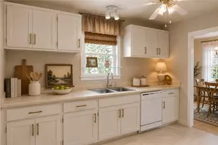 11669 Parkway Dr, North Huntingdon, PA 15642 - Photo 10