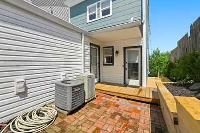 6 Holt St, Pittsburgh, PA 15203 - Photo 46