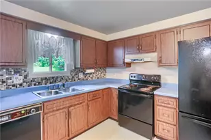 1557 Lenora Dr, Pittsburgh, PA 15237 - Photo 8