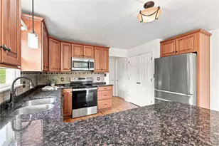 211 Plantation Dr, Unity Township, PA 15601 - Photo 6