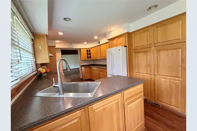 215 E Maitland Lane, Neshannock Township, PA 16105 - Photo 12