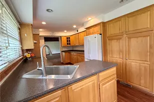 215 E Maitland Ln, Neshannock Township, PA 16105 - Photo 12