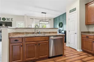 205 Broadstone Dr, Adams Township, PA 16046 - Photo 10