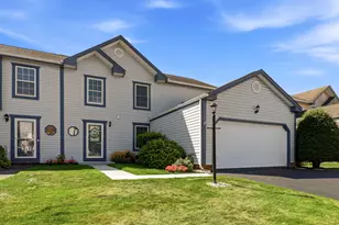782 Sunset Cir, Cranberry Township, PA 16066 - Photo 2