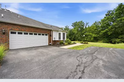 2403 Eloquent Ln, Adams Township, PA 16059 - Photo 4