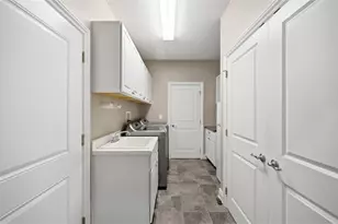 2403 Eloquent Ln, Adams Township, PA 16059 - Photo 16