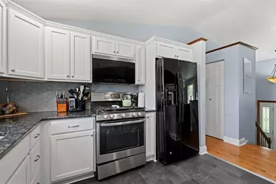 223 Bryson Ave, Pittsburgh, PA 15202 - Photo 6
