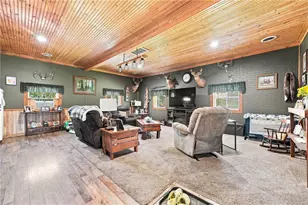734 Mercer Rd, Delaware Township, PA 16125 - Photo 2