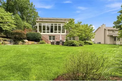 381 Cobblestone Cir, Robinson Twp, PA 15136 - Photo 44