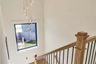 1048 Honey Locust Dr, Jeannette, PA 15644 - Photo 16