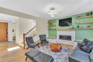 1048 Honey Locust Dr, Jeannette, PA 15644 - Photo 12