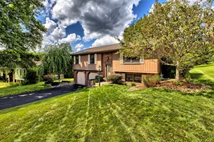 89 Beechwood Dr, Greensburg, PA 15601 - Photo 2