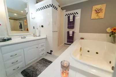 1010 Margarite Dr #F, Scott Township, PA 15216 - Photo 8