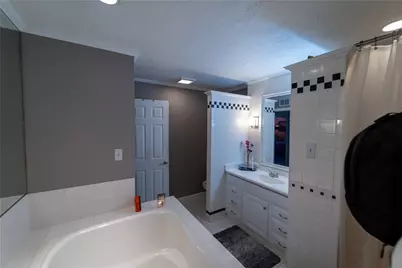 1010 Margarite Dr #F, Scott Township, PA 15216 - Photo 10