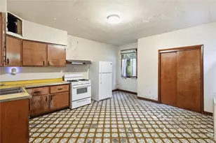 2334 Manor Ave, Pittsburgh, PA 15218 - Photo 12