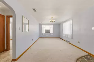 340 Columbia St, Westmont Hilltop School District, PA 15905 - Photo 10