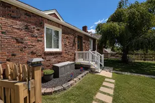 3618 Manuel St, Pittsburgh, PA 15214 - Photo 2