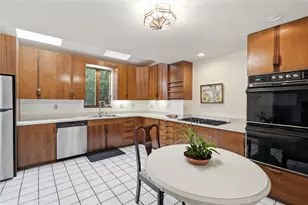 5847 Douglas St, Pittsburgh, PA 15217 - Photo 12