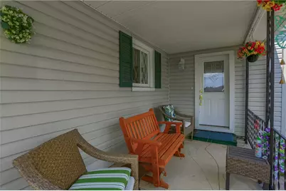 700 Smiley St, Ellwood City, PA 16117 - Photo 12