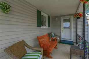 700 Smiley St, Ellwood City, PA 16117 - Photo 12