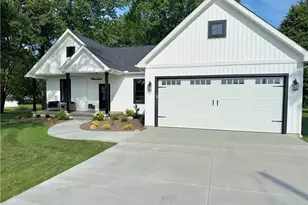 3154 Spiker Ln, Neshannock Township, PA 16105 - Photo 2