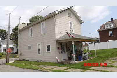 1041 W Ridge Ave, Sharpsville, PA 16150 - Photo 2