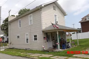 1041 W Ridge Ave, Sharpsville, PA 16150 - Photo 2