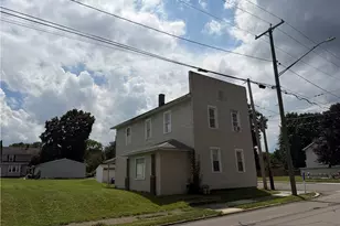 1041 W Ridge Ave, Sharpsville, PA 16150 - Photo 1