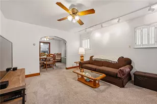 947 Center Ave, Pittsburgh, PA 15229 - Photo 4