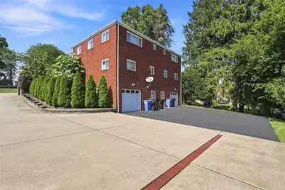 11170-11172 Glenn Drive, North Huntingdon, PA 15642 - Photo 4