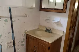 13 Sunset Ln, Liberty Boro, PA 15133 - Photo 18