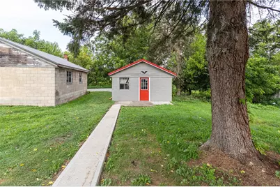 127 Braddock Rd, East Huntington, PA 15666 - Photo 6