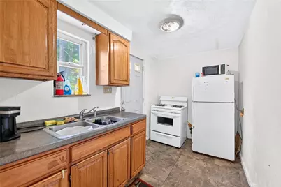 1629 Laketon Rd, Pittsburgh, PA 15221 - Photo 10