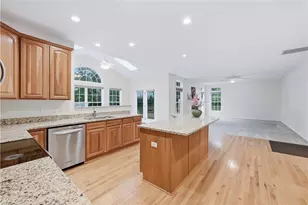 237 Field Club Cir, Robinson Twp, PA 15136 - Photo 4