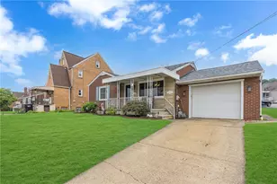 2111 McLean St, Aliquippa, PA 15001 - Photo 2