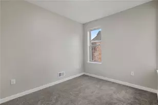 4821 Monongahela St, Pittsburgh, PA 15207 - Photo 18